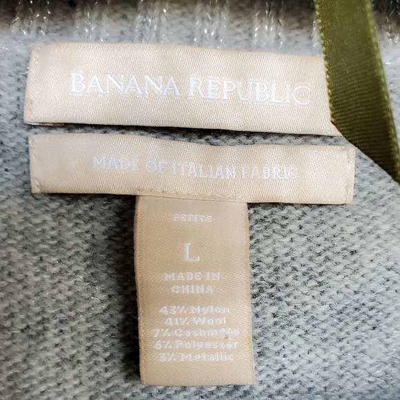 Banana Republic Wool & Cashmere Blend Grey Crew Neck Sweater (L) - Picture 7 of 7